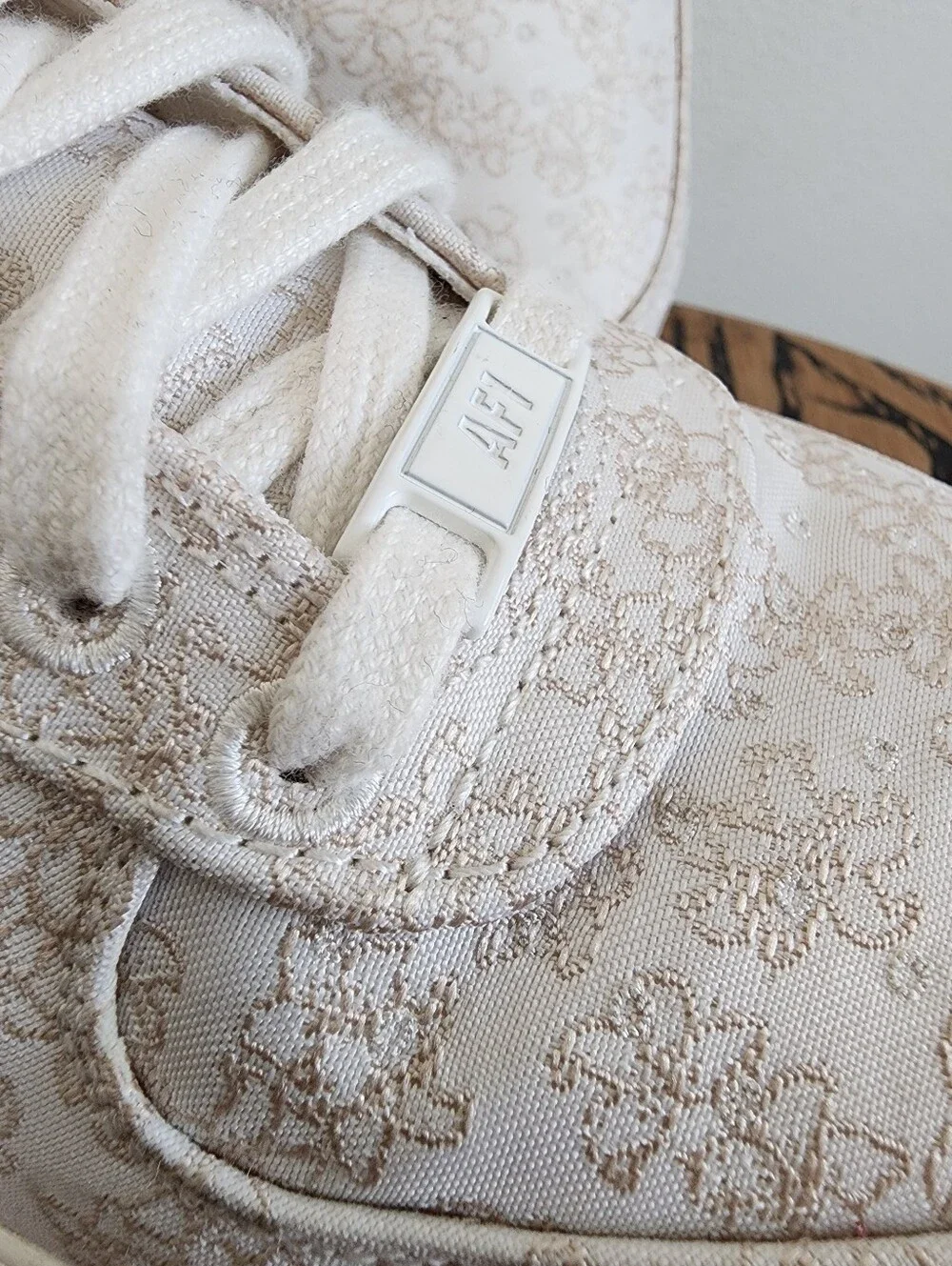 Nike Air Force 1 07 SE Jacquard Floral Embroidery White Sneakers Size 10